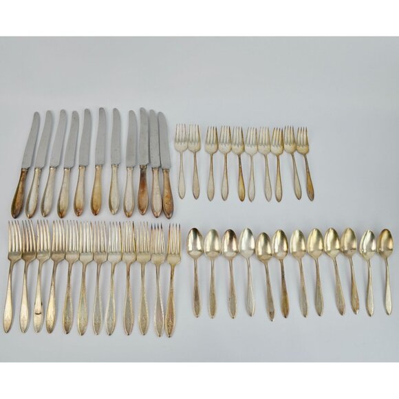 WM A Rogers Debutante 1847 Silverplate Antique Vintage Silverware Flatware Set o - Picture 1 of 11